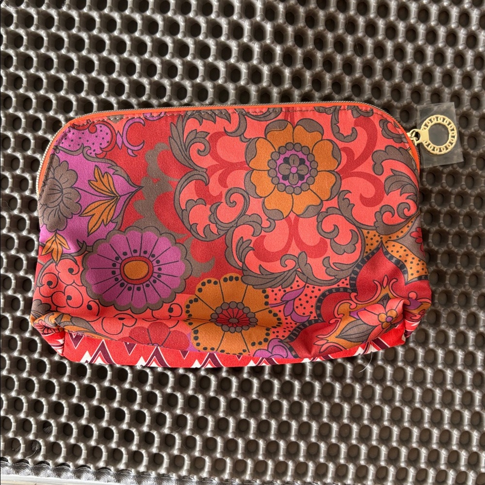 Estee Lauder Red Diamond Make Up Bag - Picture 2 of 2